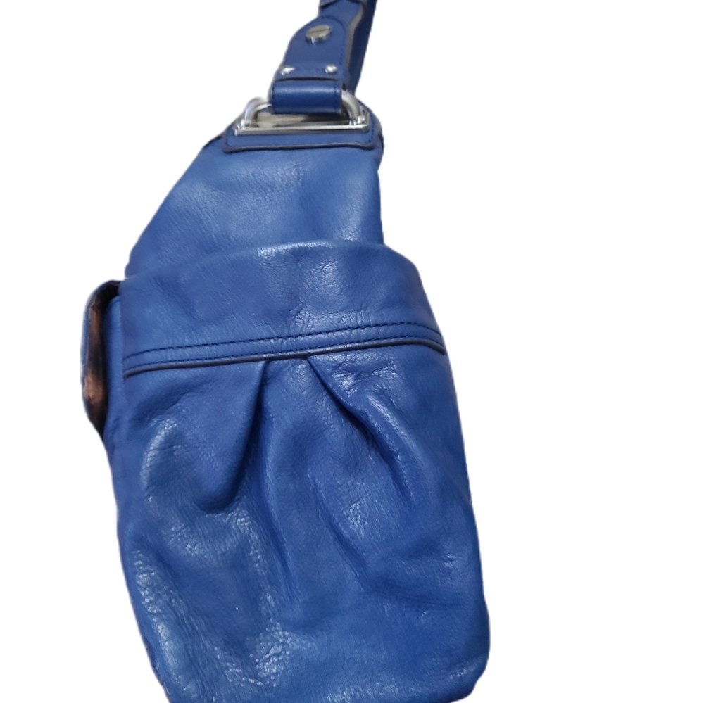 B. MAKOWSKY BLUE LEATHER HOBO BAG - Picture 12 of 12